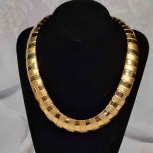 Vtg goldtone Omega style necklace matte and shiny 80s